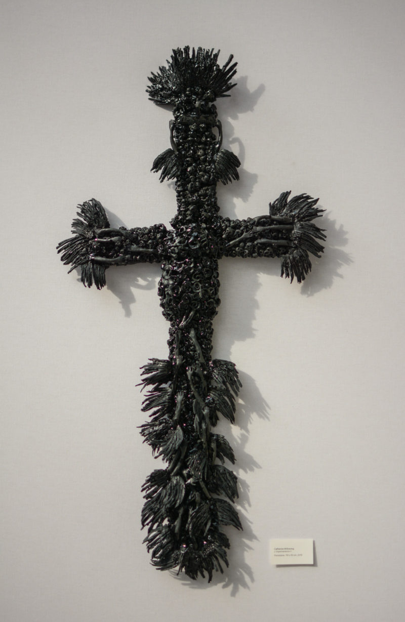 Catherine Wilkening, "L'Impermanence II", porcelaine, 110 x 60 cm, 2019 © Loo & Lou Gallery