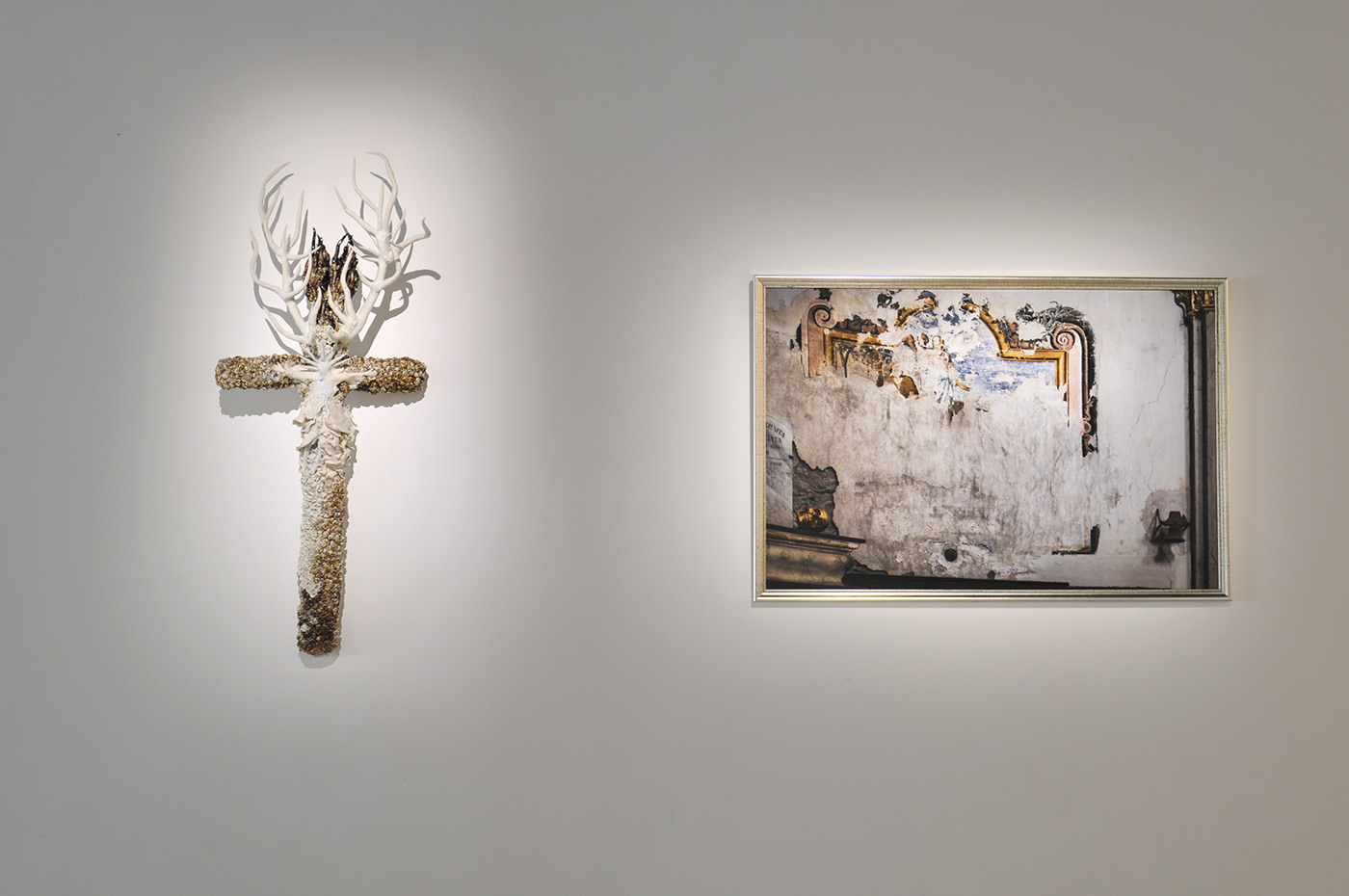 Vue de l'exposition "L'Impermanence" de Catherine Wilkening et Jean-Christophe Ballot © Loo & Lou Gallery