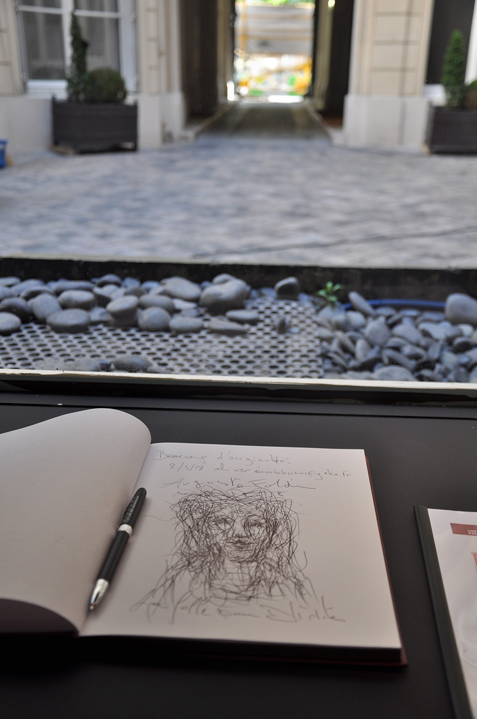 Vue de l'exposition à la Loo & Lou Gallery George V, ©Loo&Lou Gallery