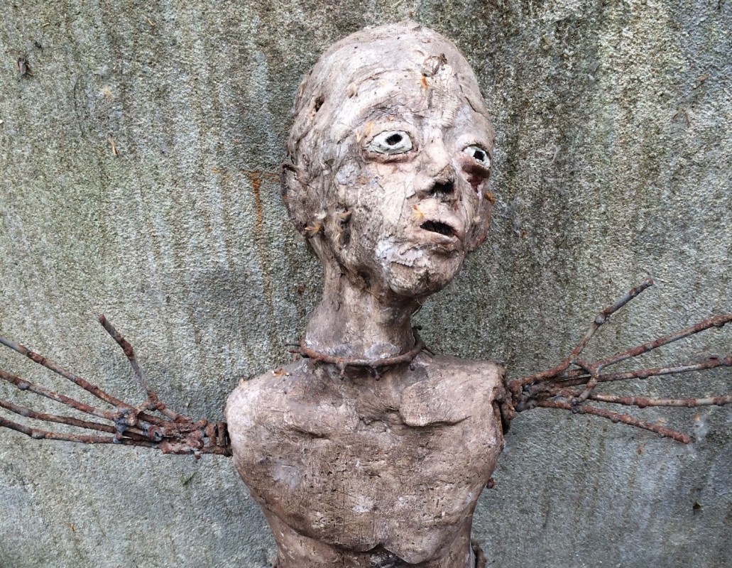 Olivier de Sagazan, SANS TITRE, sculpture, argile, bois et matériaux organiques, 2016 ©Olivier de Sagazan