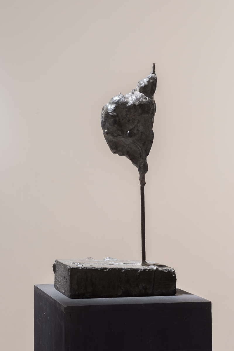 Gaîa, bronze (1/4), 42 x 15 x 19 cm, 2009, présentée lors de Né du Limon © Loo&Lou Gallery
