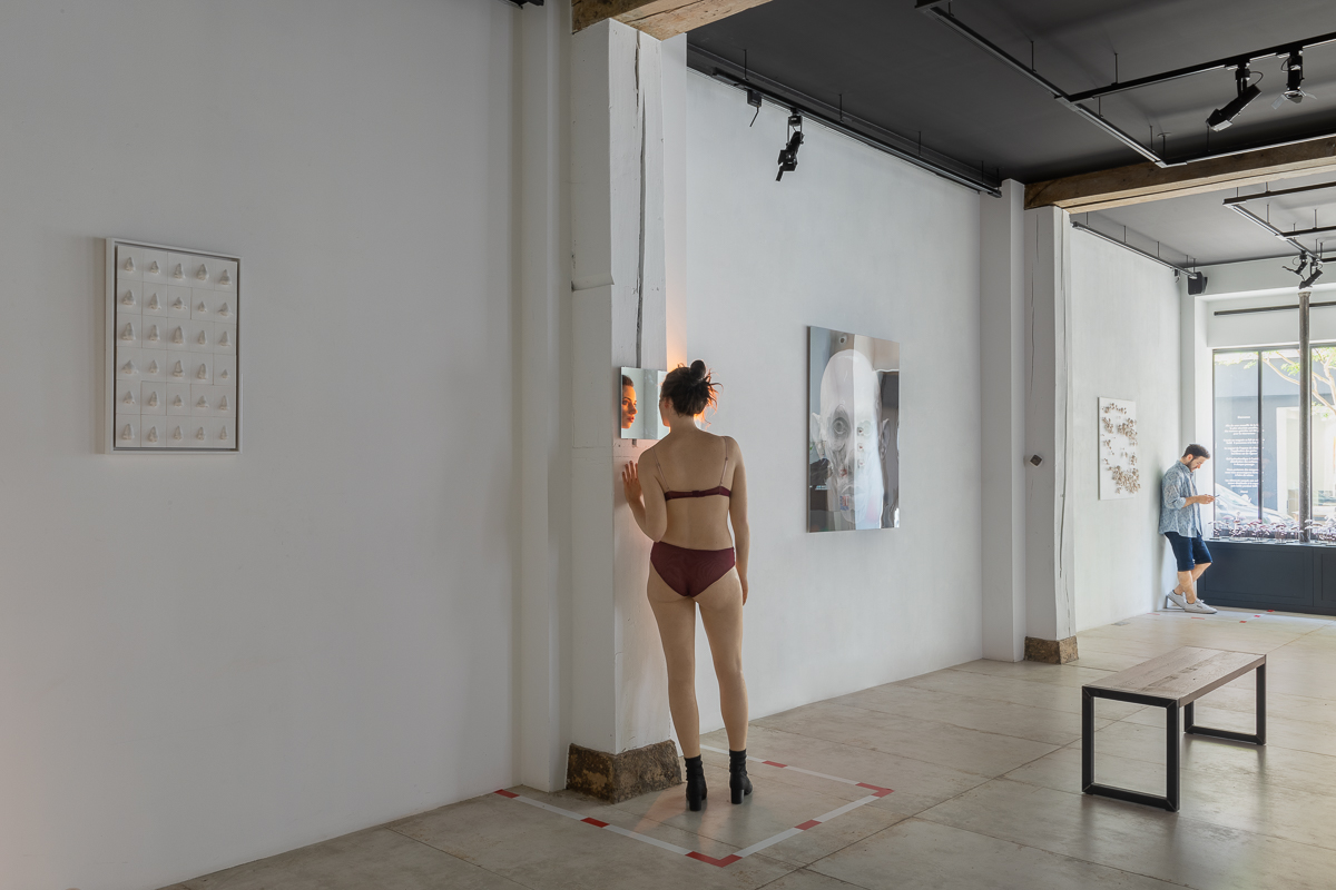 Vue de l'exposition "Find yourself" de Elisabeth Daynès | Image © Emilie Mathé Nicolas / Loo & Lou Gallery