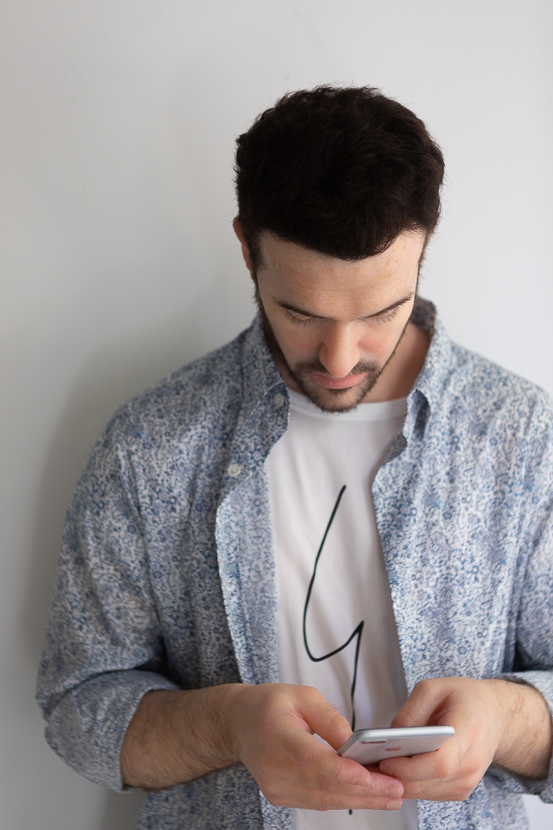 Le Déconnecté (detail), 2019, Silicon, natural hair, jesmonite, 168 x 55 x 64 cm © Loo & Lou Gallery