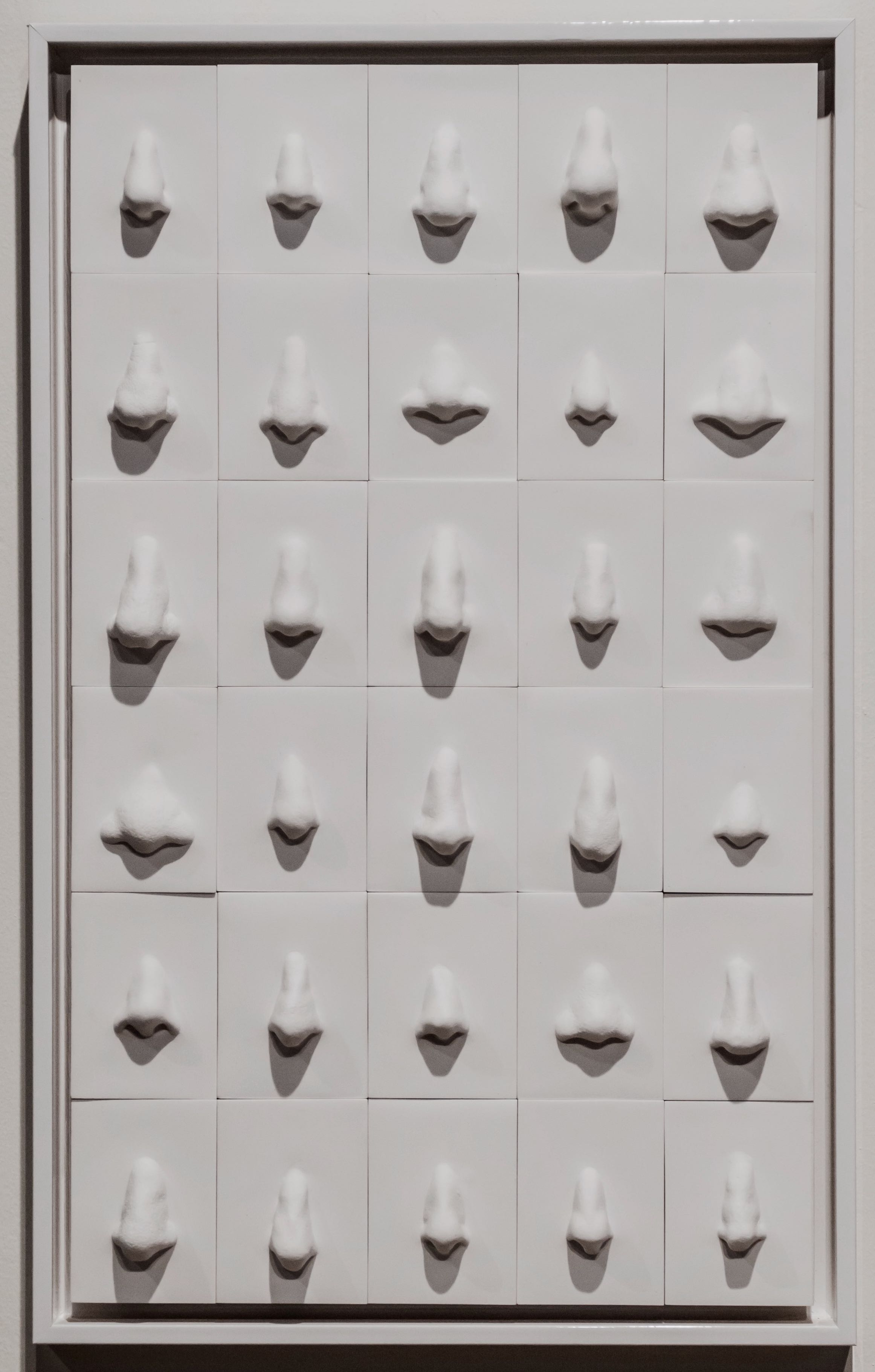 Nez, 2017, Marble plaster, 110 x 65 x 10 cm © Elisabeth Daynès