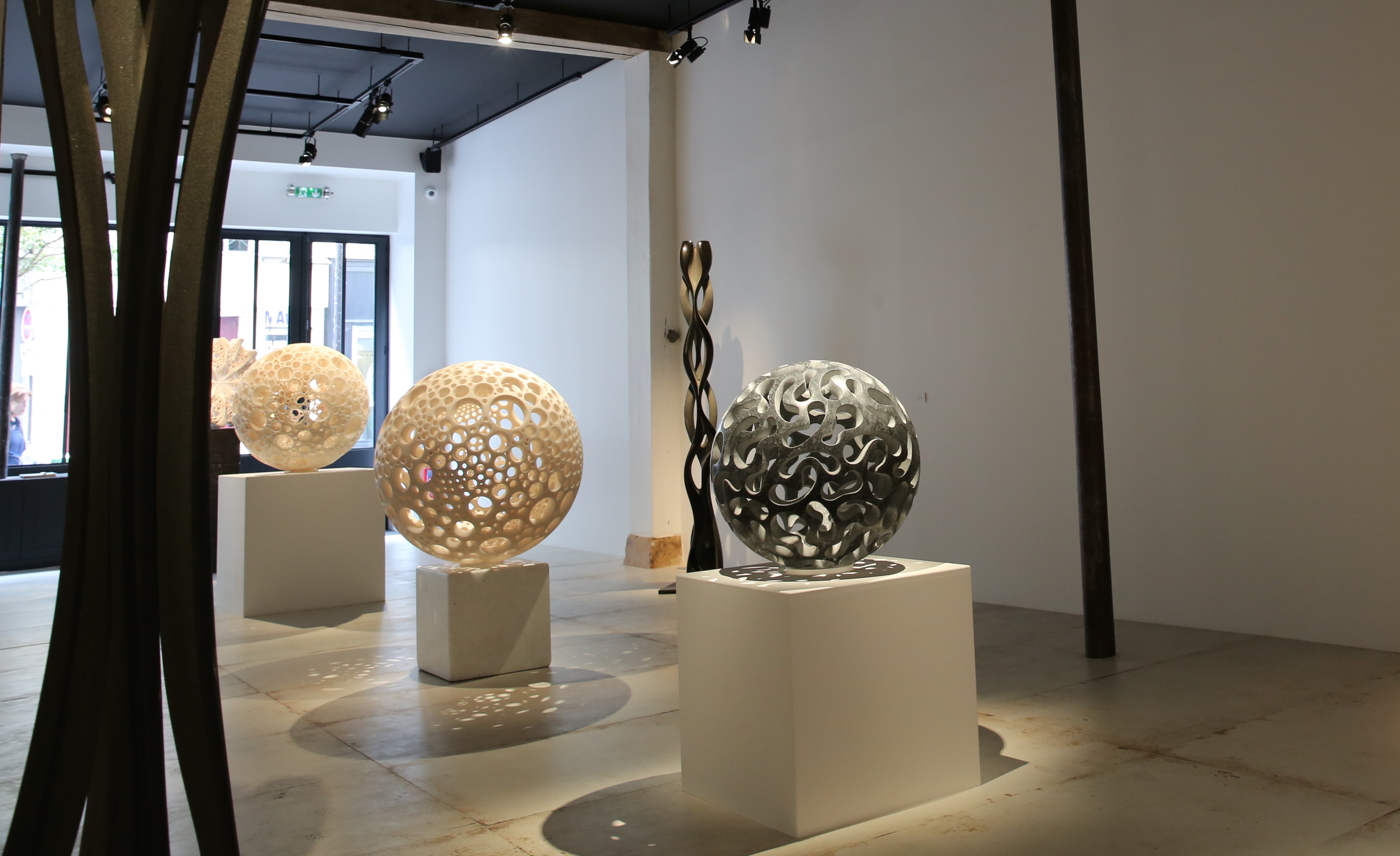 Vue de l'exposition Universe à la Loo & Lou Gallery © Matthias Contzen