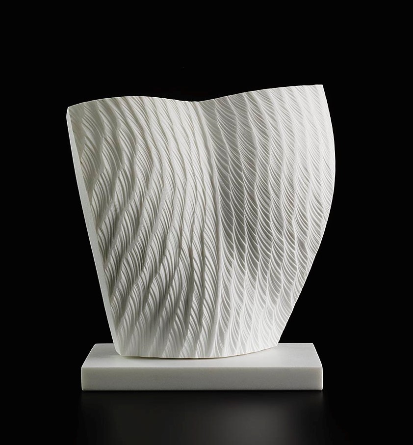 Torse Aqua II, 2018, Marbre blanc grec, 38 x 35 x 16,5 cm © Benoît Luyckx