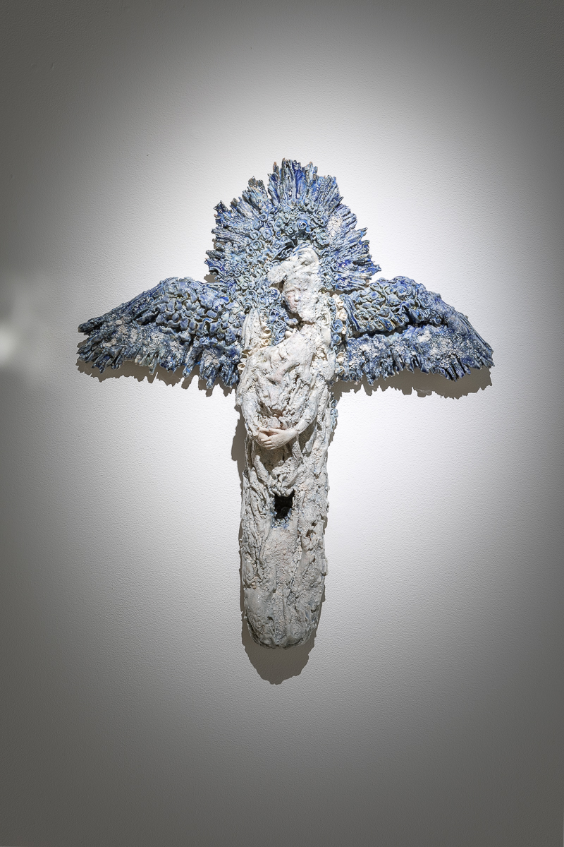 E-mio (2016) Porcelaine émaillée, 51 x 45 cm © Emilie Mathé Nicolas