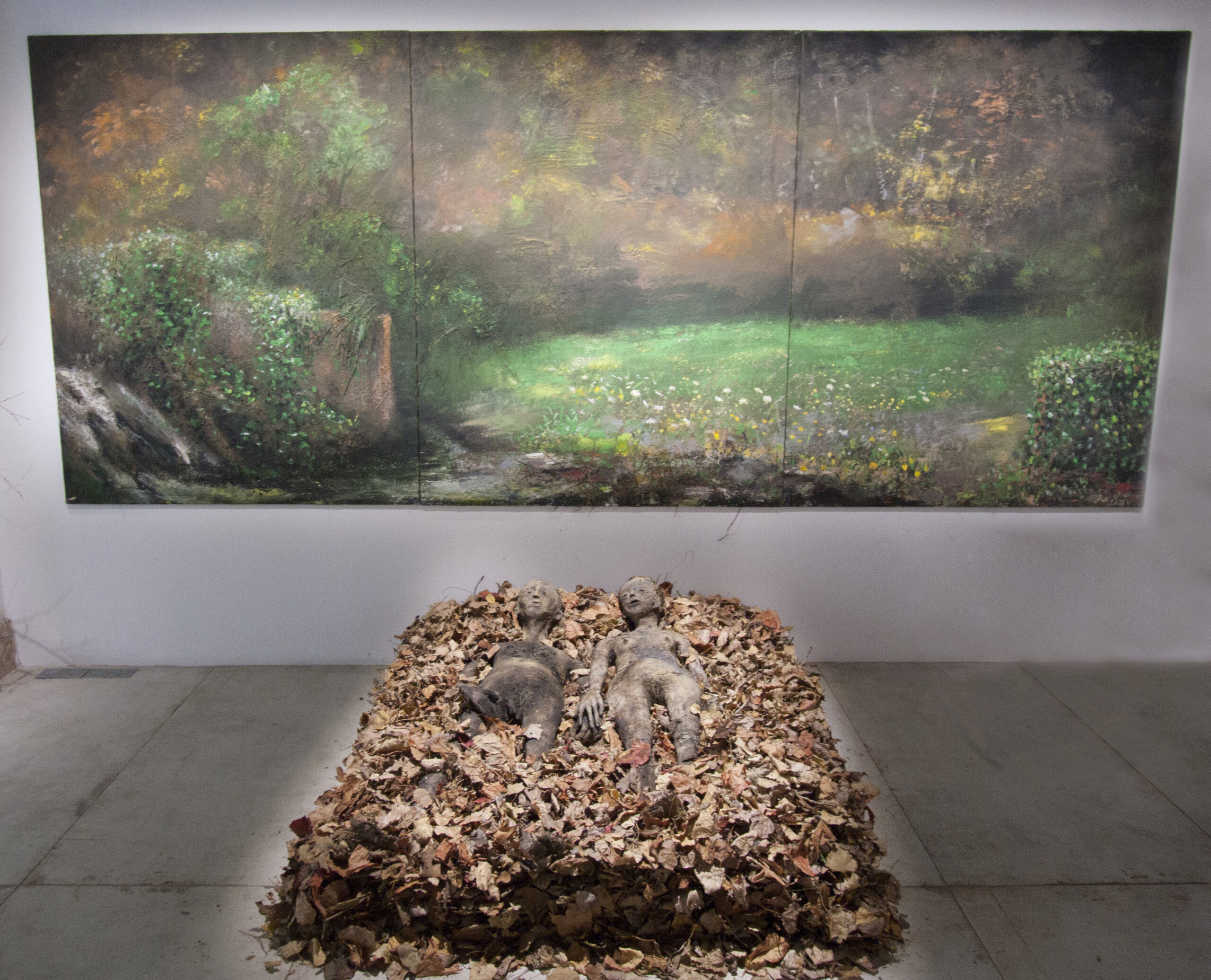 Vue de l'exposition "You And I Are Earth" d'Olivier de Sagazan © Loo & Lou Gallery