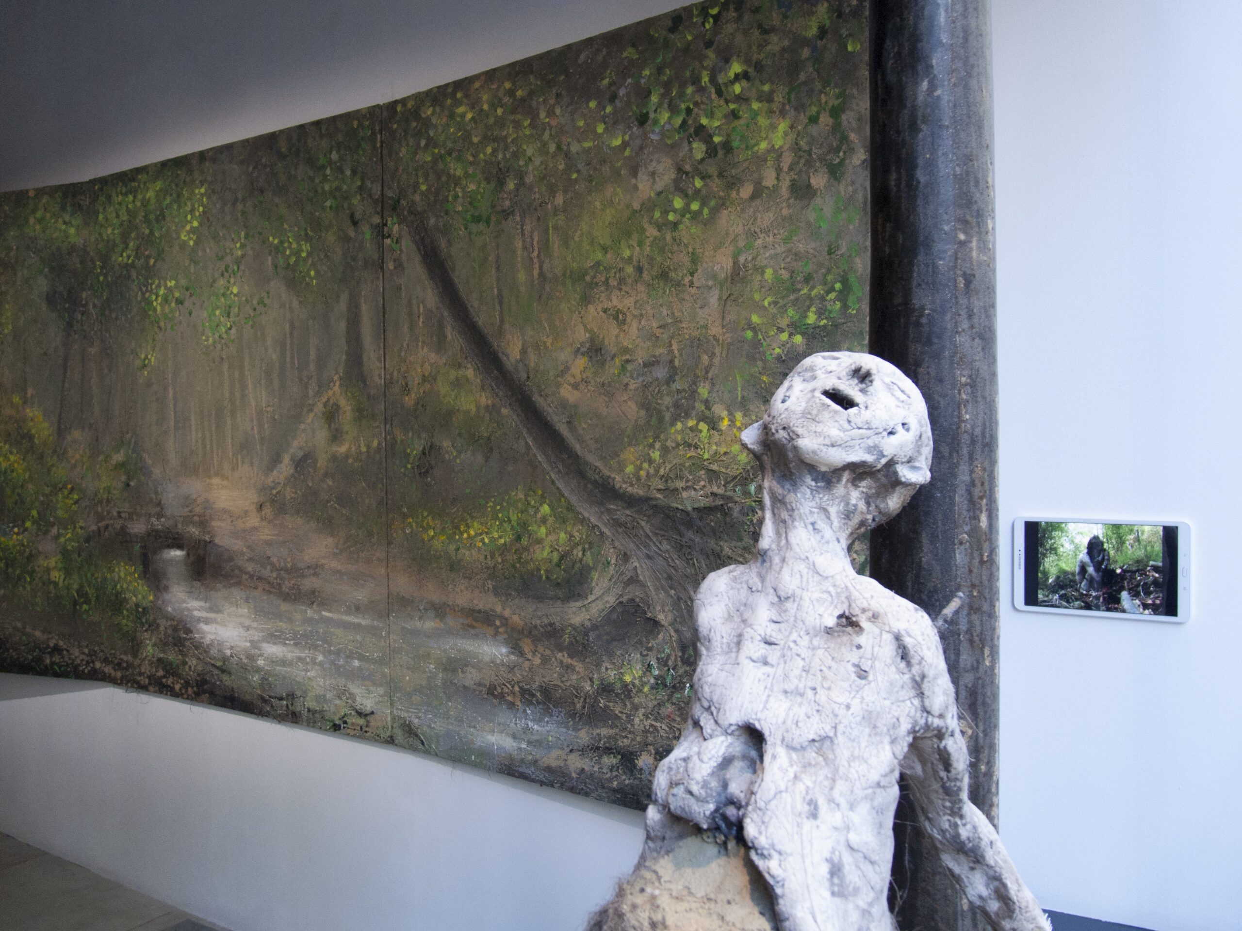 Vue de l'exposition "You and I Are Earth"