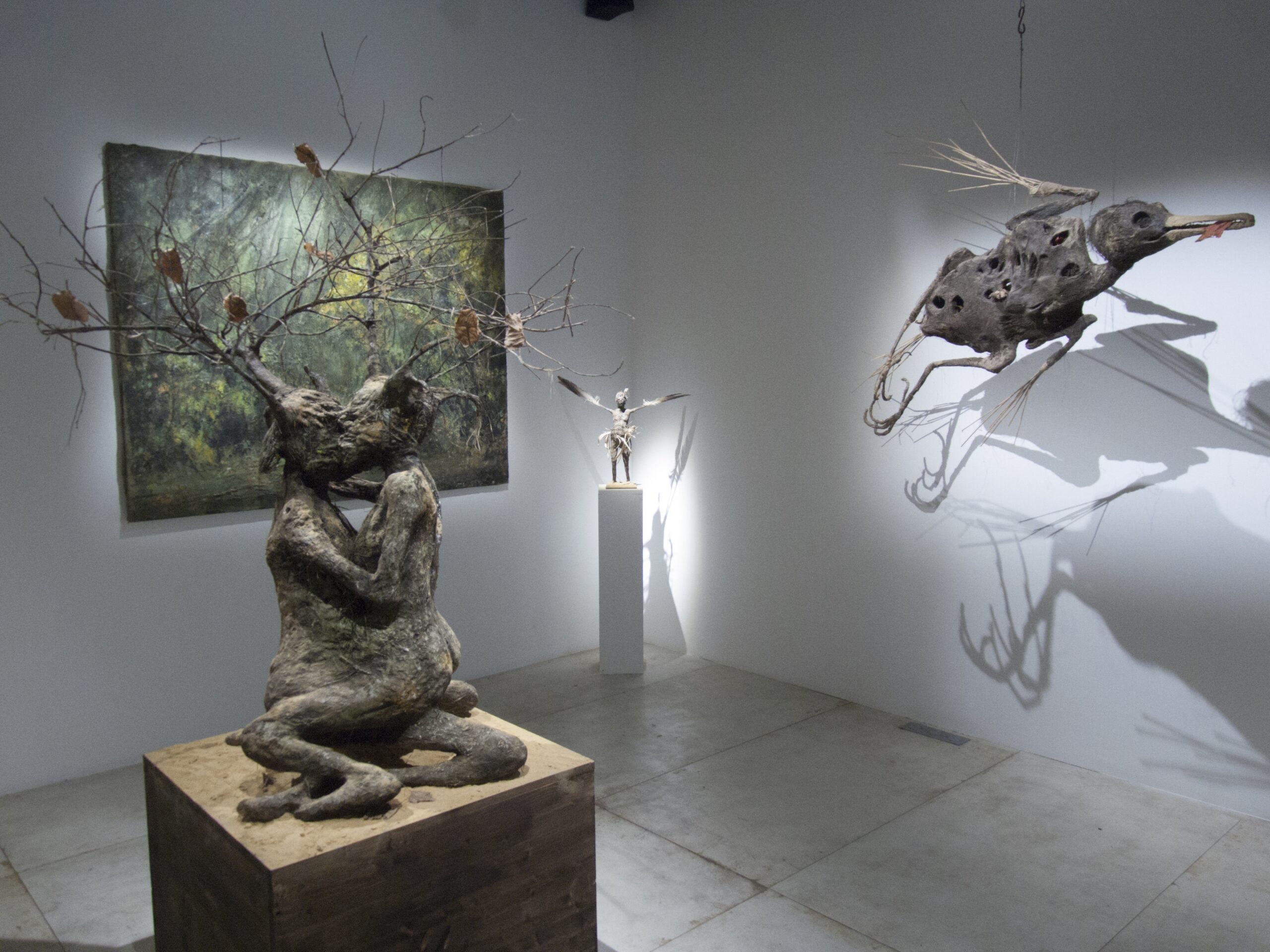 Vue de l'exposition "You And I Are Earth" d'Olivier de Sagazan © Loo & Lou Gallery