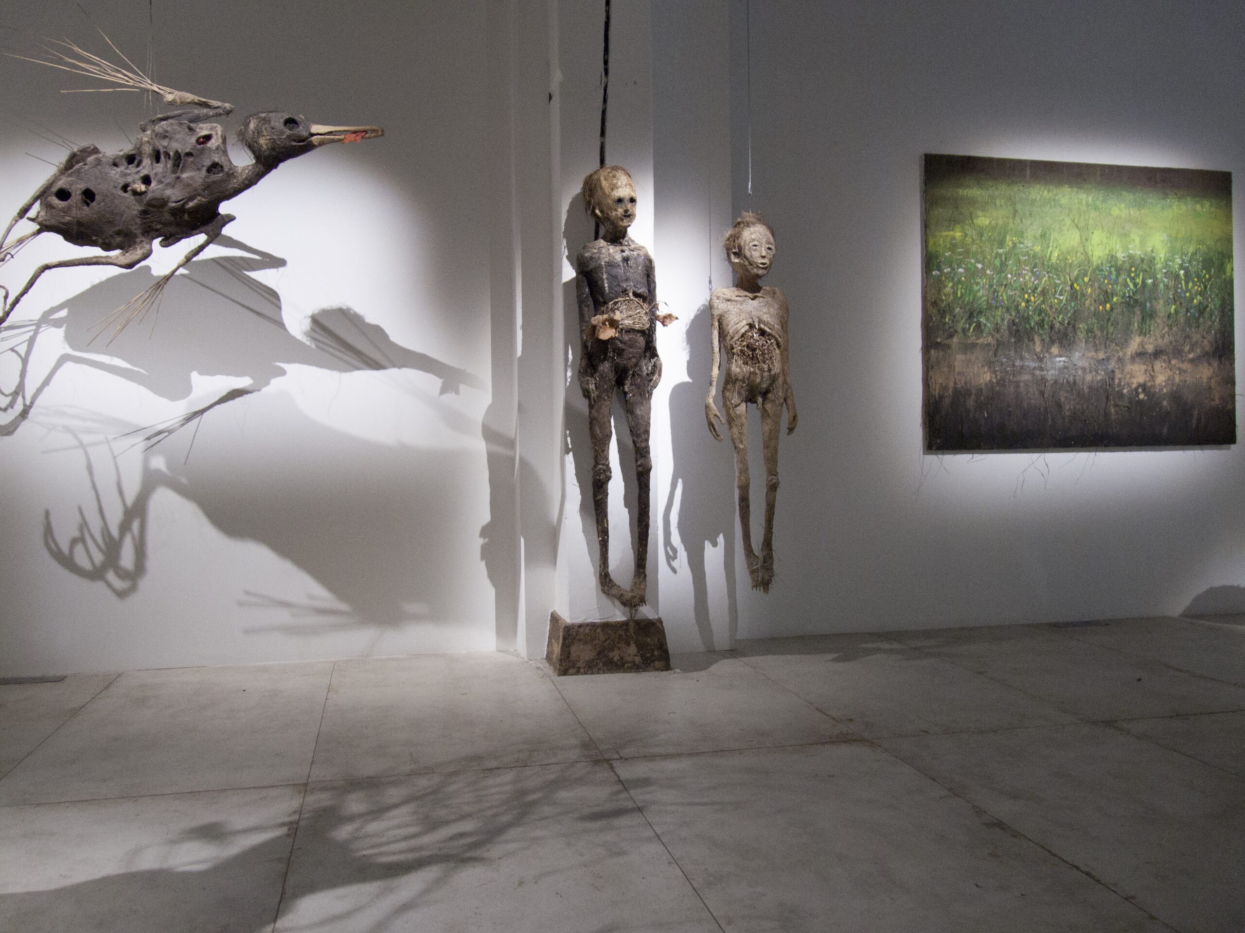 Vue de l'exposition "You And I Are Earth" d'Olivier de Sagazan © Loo & Lou Gallery