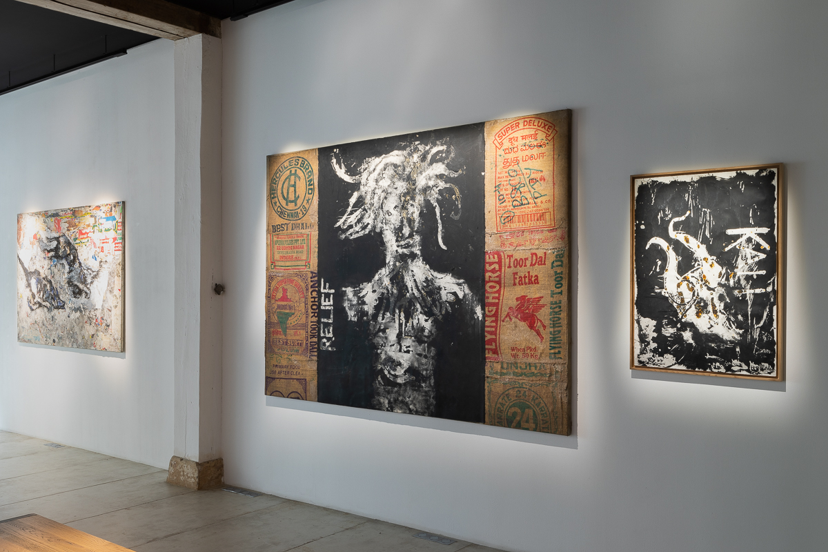 Vue de l'exposition "Les Années Indiennes 2000 - 2010" - "La Fuite I" , "Relief" et "Kali"