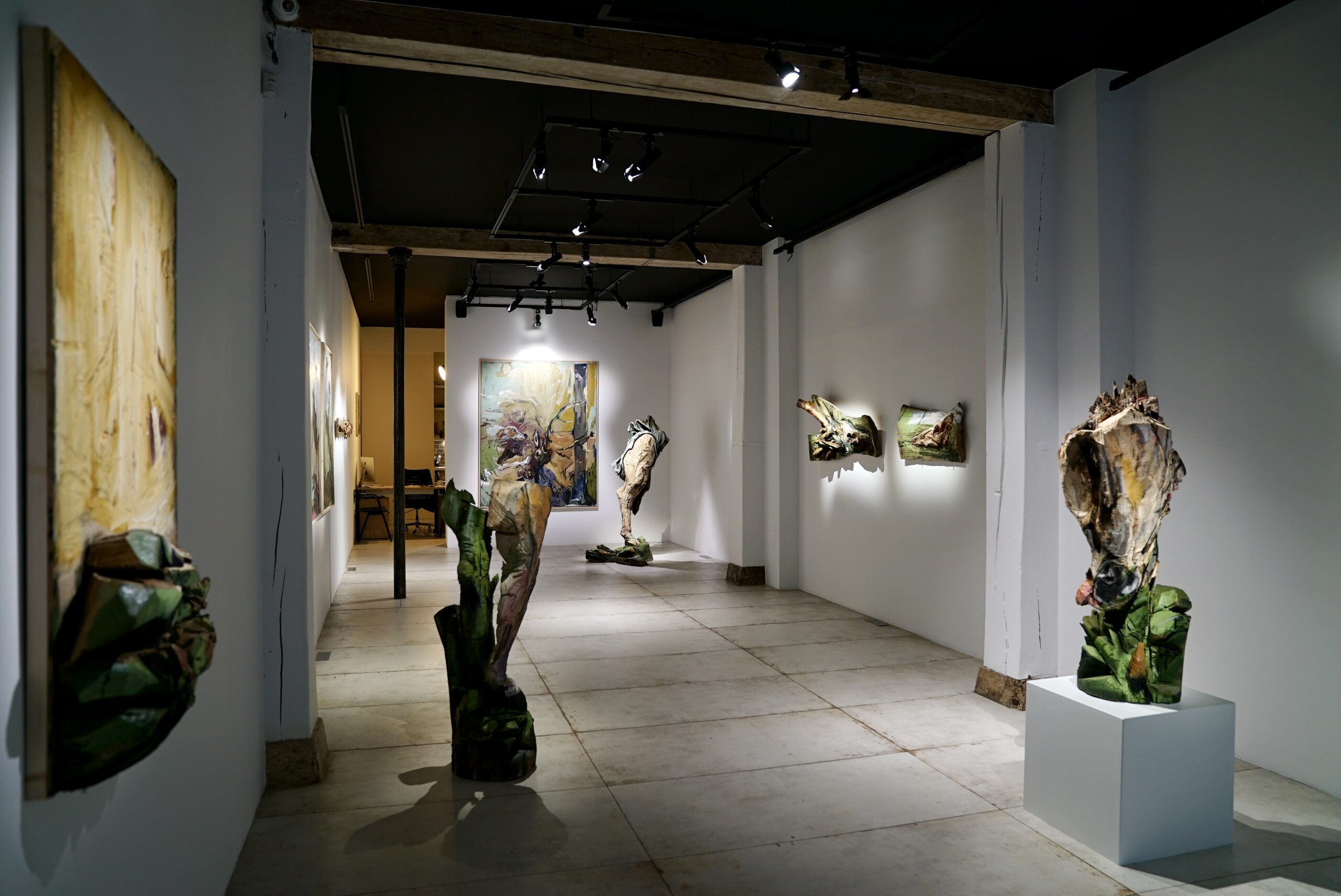 Vue de l'exposition "Forêt Noire" de Cedric Le Corf, 2023 | © François Benichou-Mahé