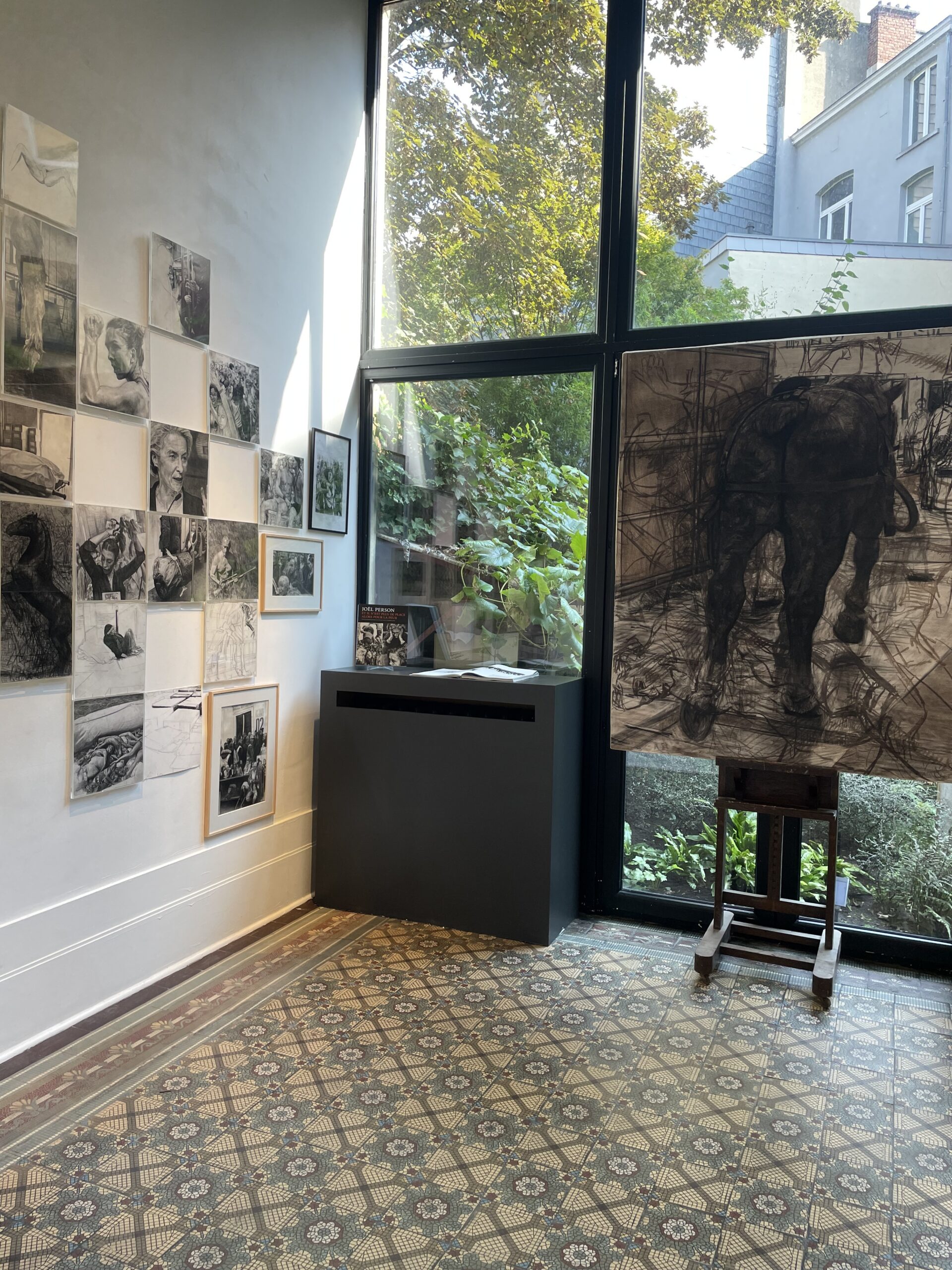 Vue de l'exposition au Cabinet de curiosités contemporain  Jonathan F. Kugel, 2024