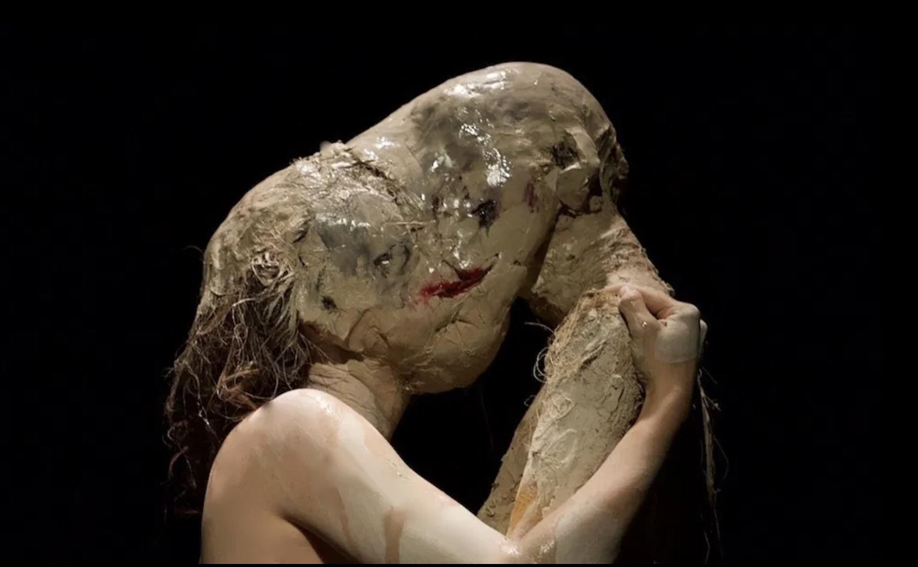 27.04.2021 | Olivier de Sagazan presents his project "La Messe de l'Âne / Ainsi sois moi" at the Venice Dance Biennale